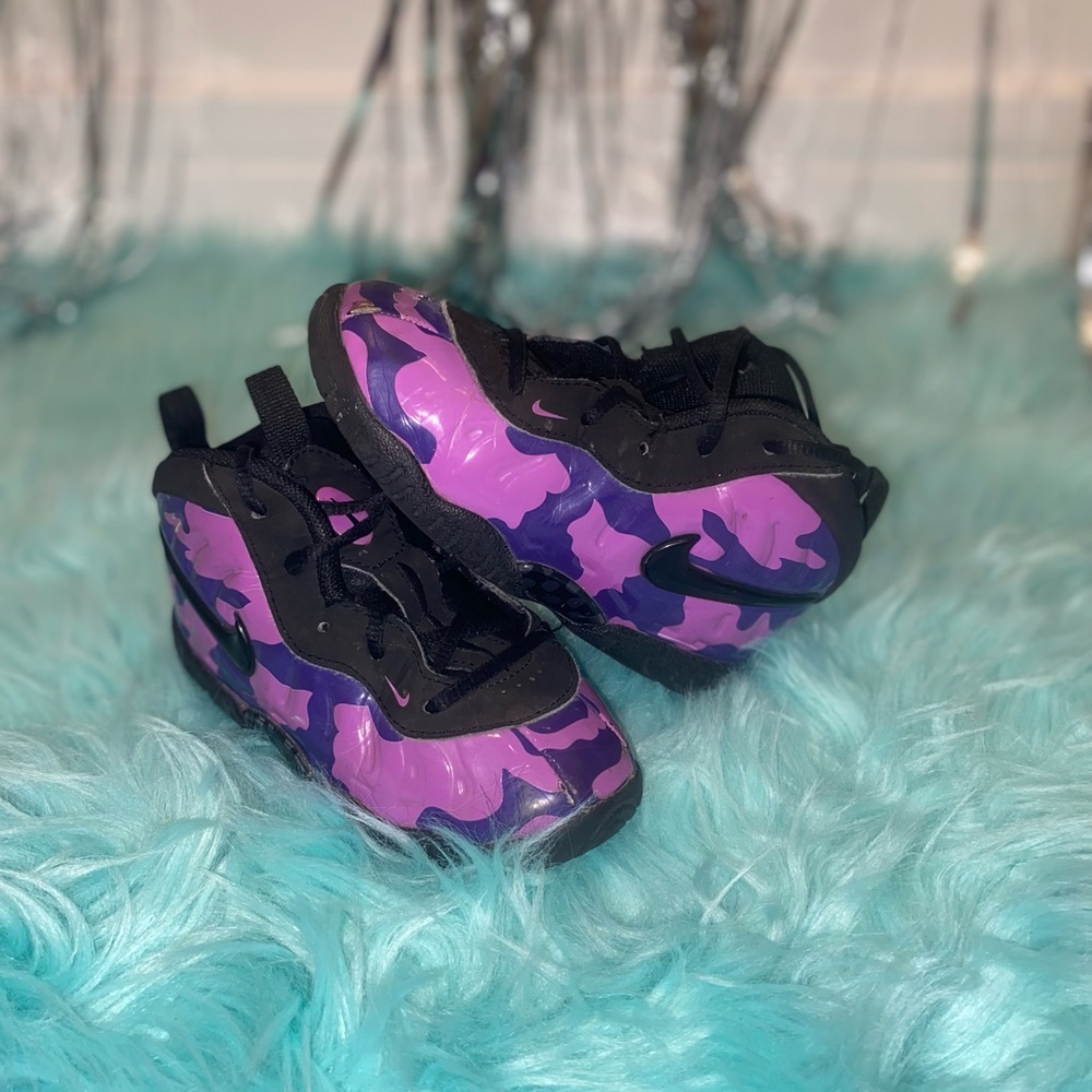 Nike Air Little Posite Pro Purple and Black camouflage sneakers. Size:8C baby